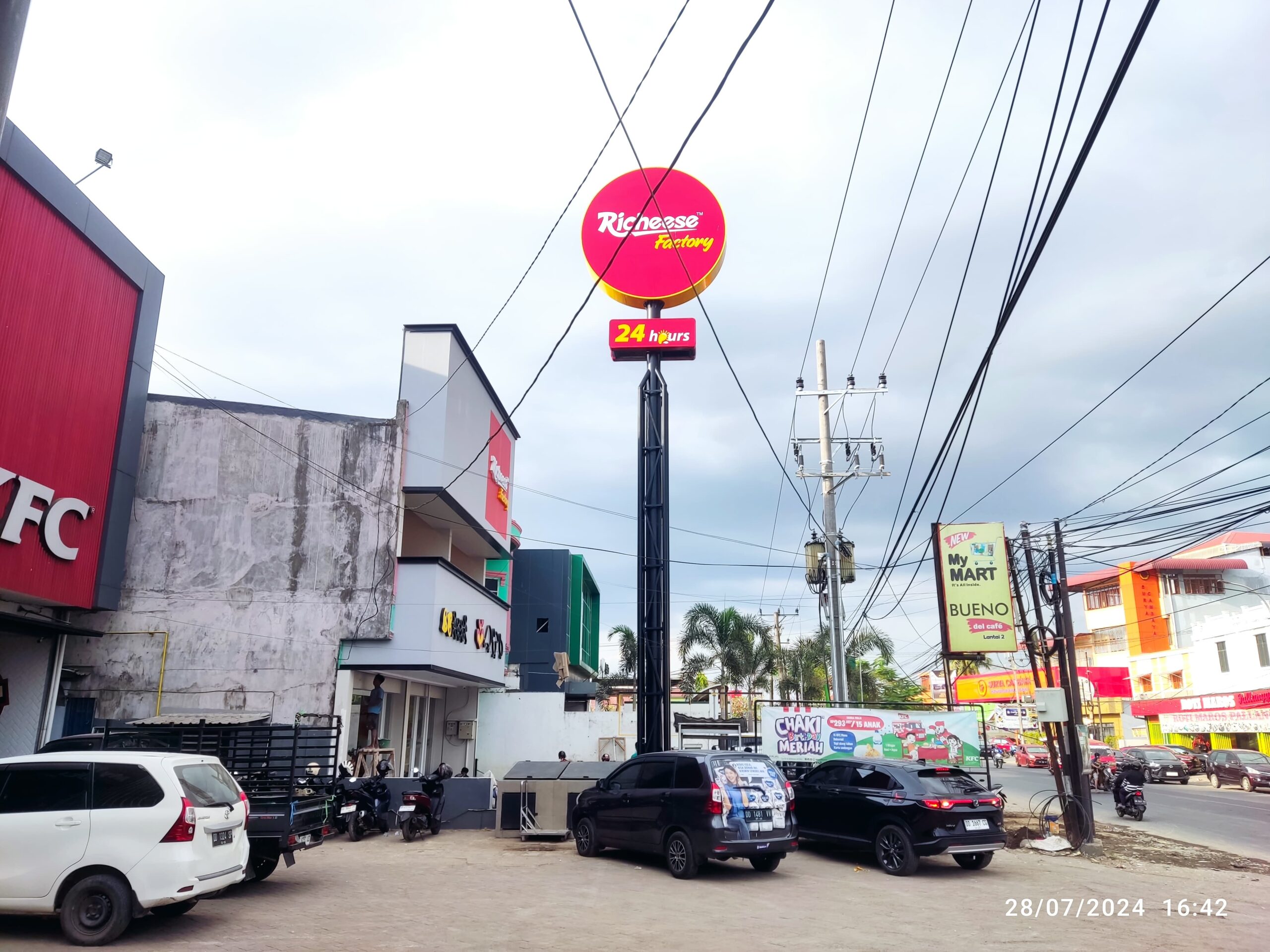 Pemasangan Papan Nama di Jakarta